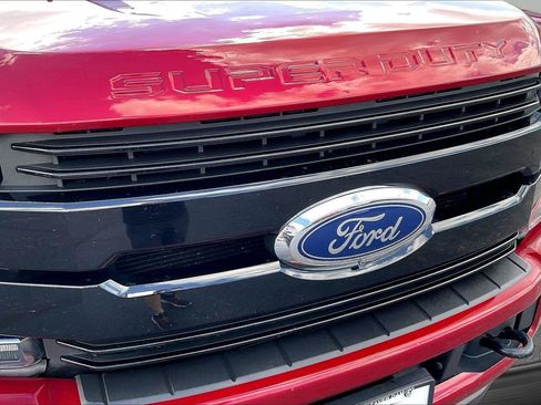 Used 2019 Ford F250 Lariat w/ Lariat Ultimate Package AWD/4WD image 26