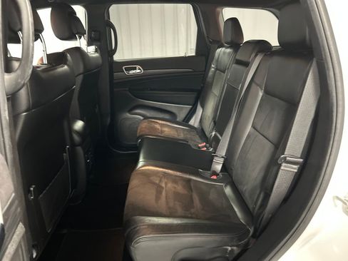 Used 2021 Jeep Grand Cherokee Laredo X image 23