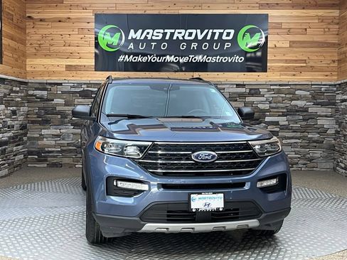 Used 2021 Ford Explorer XLT w/ Equipment Group 202A AWD/4WD image 2