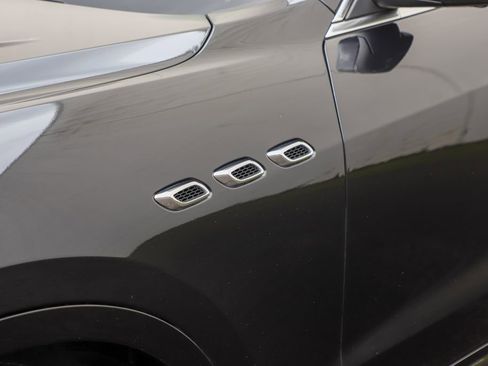 Used 2019 Maserati Levante Trofeo image 41