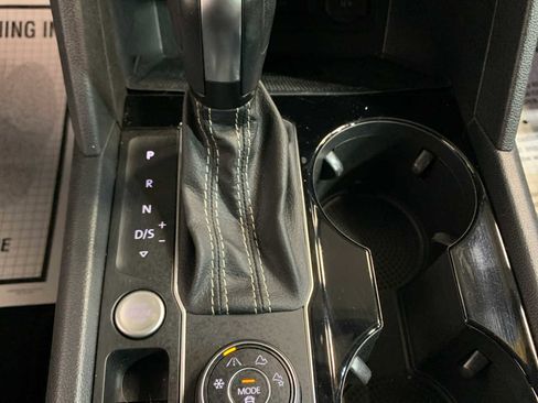 Used 2022 Volkswagen Atlas SE image 8