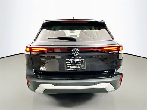 New 2026 Volkswagen Tiguan SE image 8