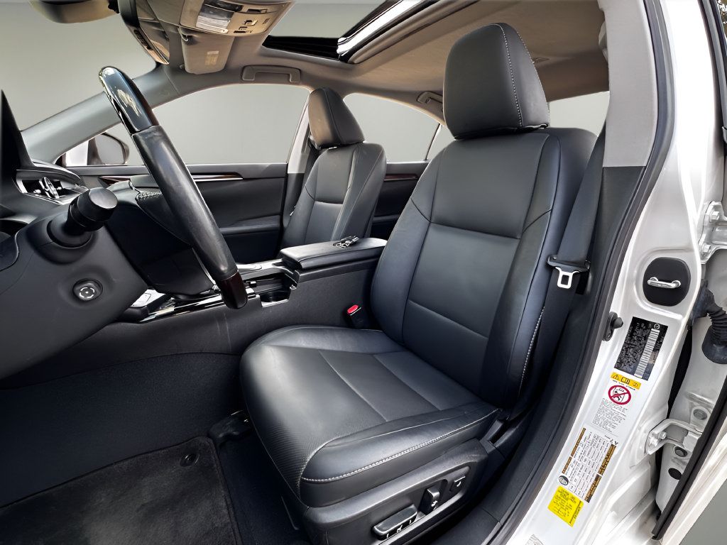 Used 2017 Lexus ES 350 w/ Premium Package FWD image 5