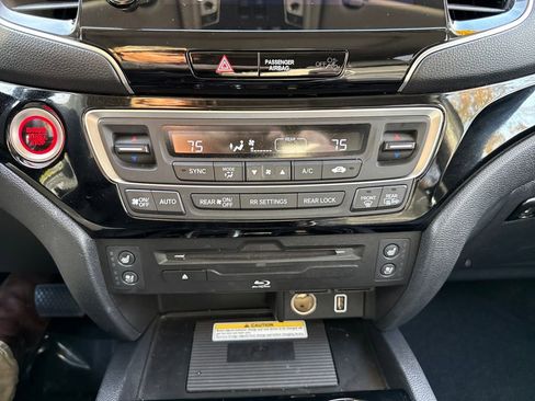 Used 2019 Honda Pilot Elite image 22