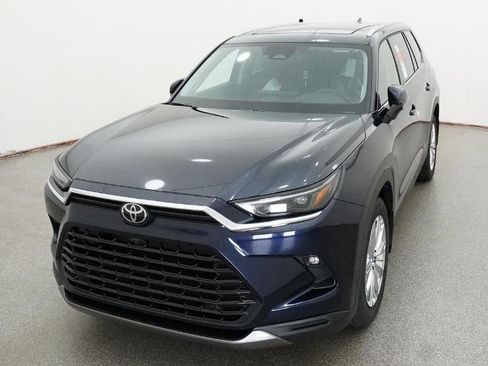 New 2026 Toyota Grand Highlander Platinum image 2