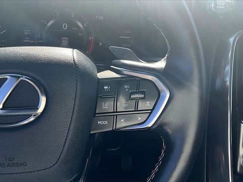 Used 2023 Lexus LX 600 4WD w/ Premium Package image 12