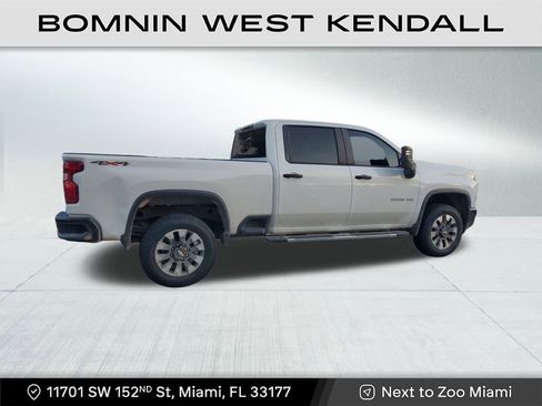 Used 2023 Chevrolet Silverado 2500 Custom w/ Custom Value Package image 8