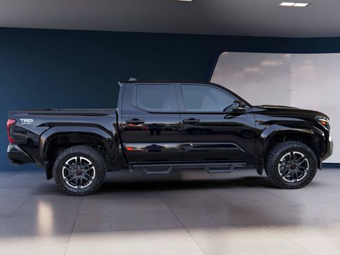 Used 2024 Toyota Tacoma TRD Sport AWD/4WD image 6