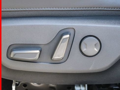 Certified 2025 Kia Niro EX FWD image 24