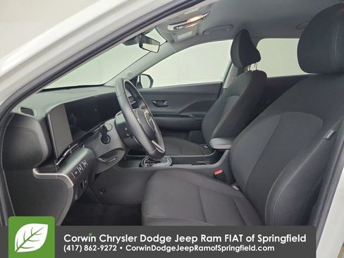 Used 2025 Hyundai Kona SEL AWD/4WD image 18