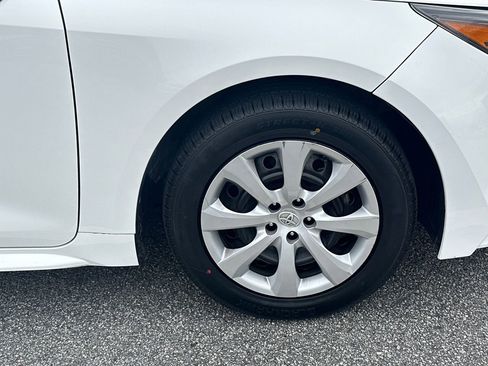 Used 2022 Toyota Corolla LE image 12