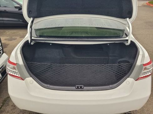 Used 2011 Toyota Camry Base image 8