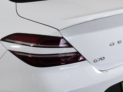 Used 2025 Genesis G70 2.5T image 32