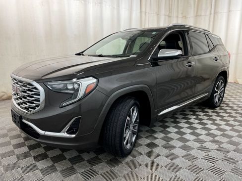 Used 2019 GMC Terrain Denali w/ Advanced Safety Package AWD/4WD image 17