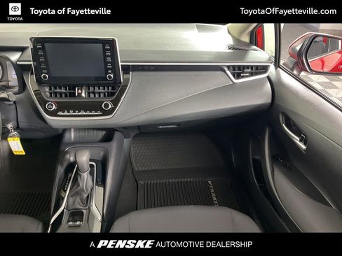 Used 2020 Toyota Corolla LE image 16