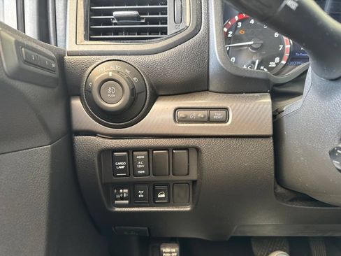 Used 2021 Nissan Titan PRO-4X w/ Pro-4x Convenience Package AWD/4WD image 24