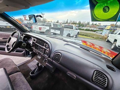 Used 1998 Dodge Ram 2500 Truck 4x4 Club Cab image 18