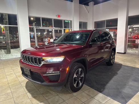 Used 2023 Jeep Grand Cherokee 4WD 4xe image 1