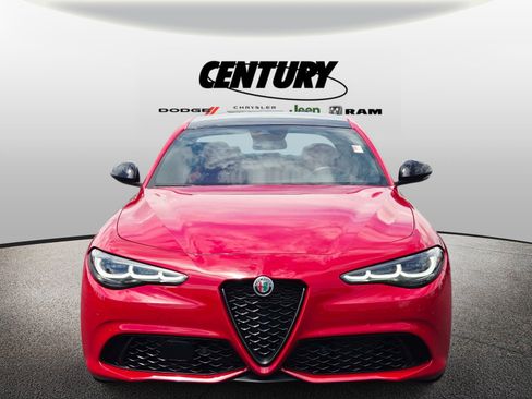 Used 2024 Alfa Romeo Giulia Veloce AWD/4WD image 9