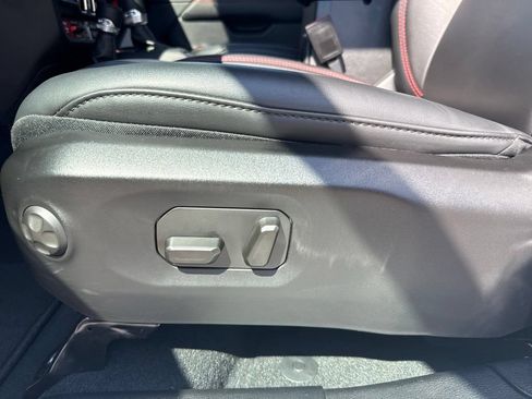 Used 2024 Jeep Wrangler Unlimited Rubicon w/ Technology Group AWD/4WD image 21