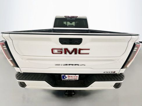 Used 2024 GMC Sierra 2500 AT4 w/ AT4 Premium Plus Package AWD/4WD image 6