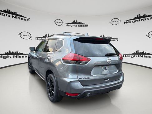 Used 2018 Nissan Rogue SV AWD/4WD image 3