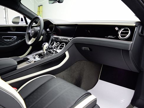 Used 2025 Bentley Continental GT Speed AWD/4WD image 28