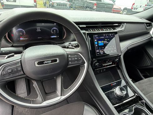 Used 2023 Jeep Grand Cherokee L Laredo AWD/4WD image 29