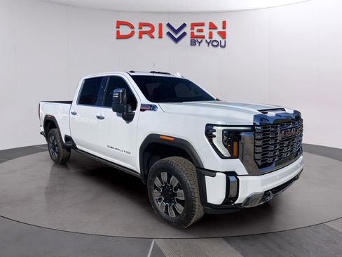 New 2026 GMC Sierra 2500 Denali w/ Denali Reserve Package AWD/4WD image 9