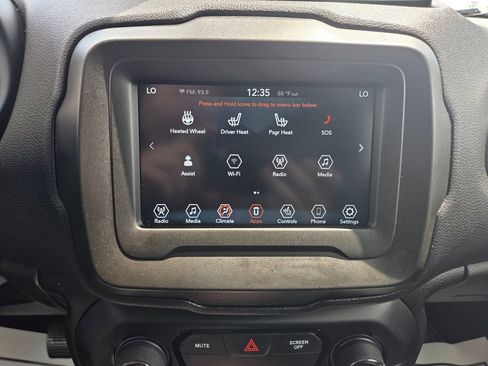 Used 2020 Jeep Renegade Trailhawk w/ Cold Weather Group AWD/4WD image 28