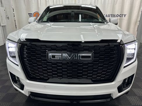 Used 2024 GMC Yukon XL Denali Ultimate AWD/4WD image 3