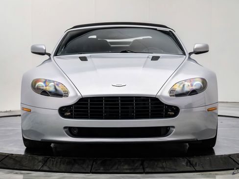 Used 2009 Aston Martin V8 Vantage Convertible image 35