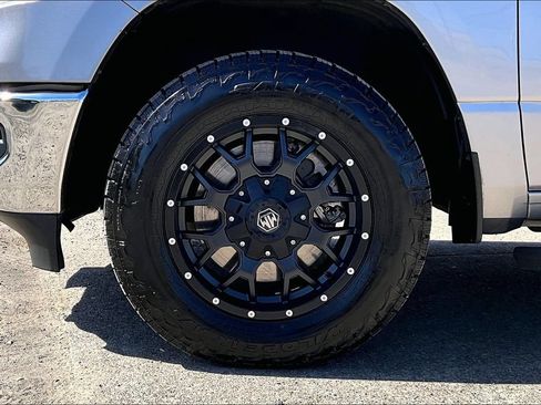 Used 2020 RAM 1500 Big Horn AWD/4WD image 12