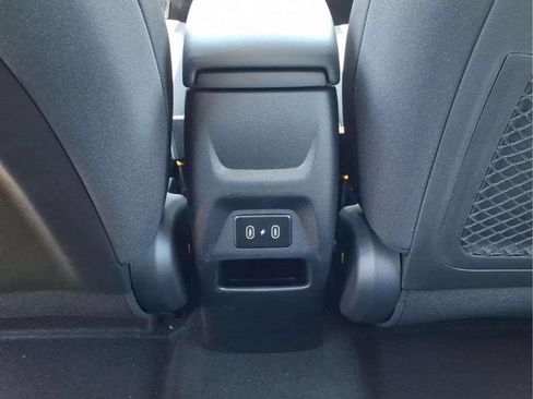 New 2026 Hyundai Venue SEL FWD image 11