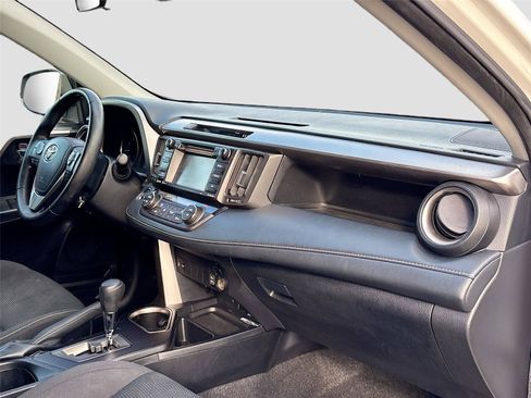Used 2018 Toyota RAV4 XLE FWD image 27
