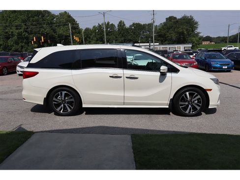 Used 2018 Honda Odyssey Elite image 6