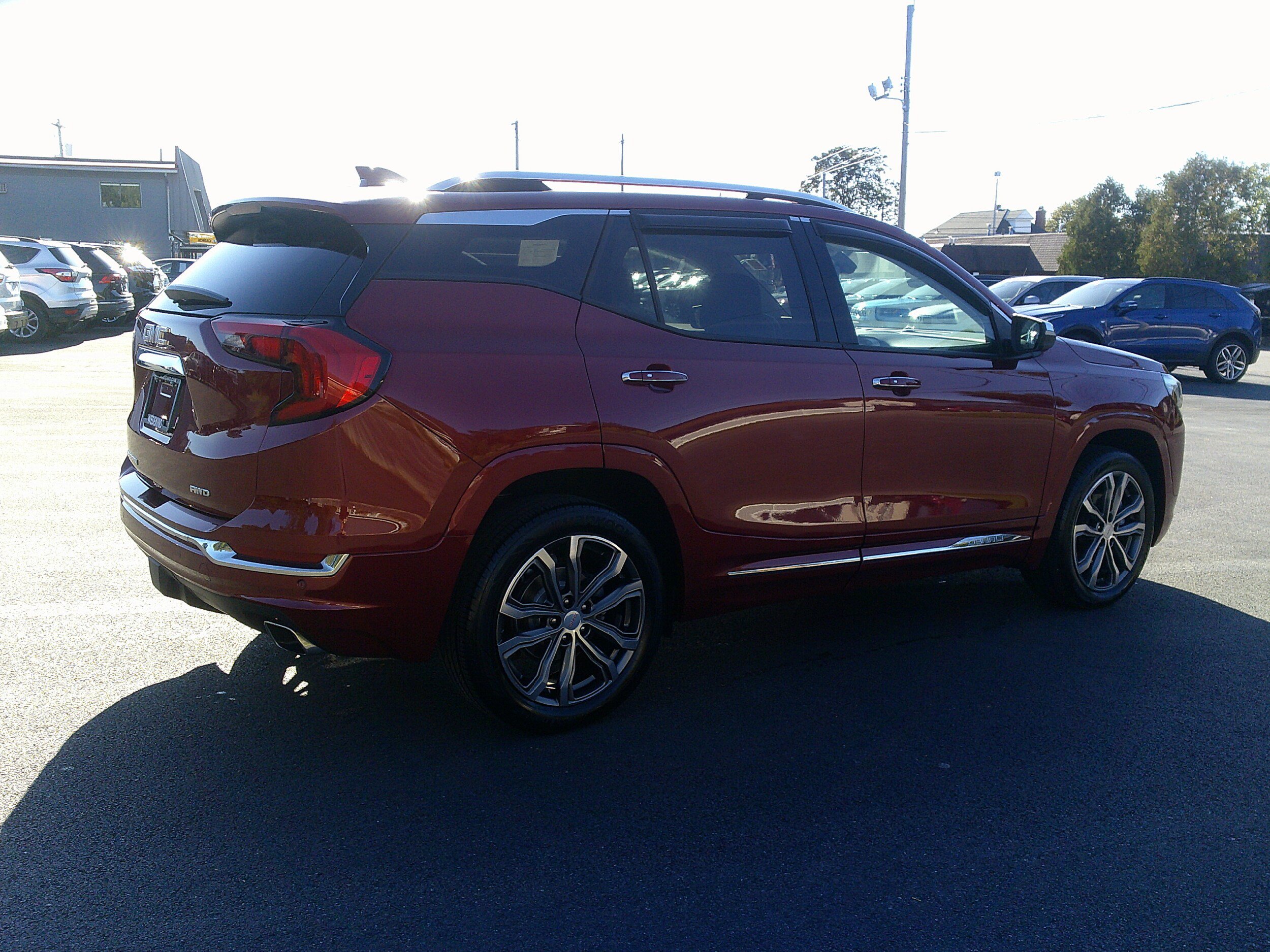 Used 2020 GMC Terrain Denali w/ Denali Premium Package AWD/4WD image 7