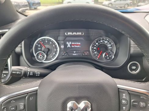 Used 2025 RAM 1500 Laramie AWD/4WD image 15