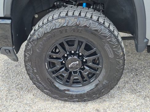 Used 2024 Chevrolet Silverado 2500 ZR2 w/ LPO, Dark Essentials Package AWD/4WD image 11