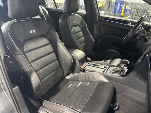 Used 2019 Volkswagen Golf R 4-Door image 17