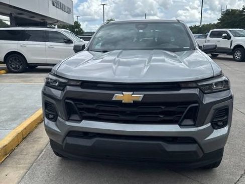 Used 2024 Chevrolet Colorado LT w/ LT Convenience Package III RWD image 3