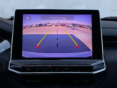 Used 2025 Jeep Compass Trailhawk image 32