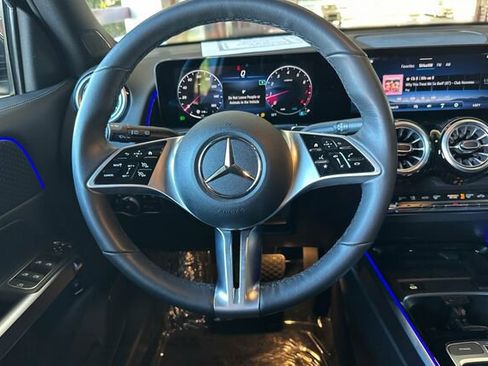 Certified 2025 Mercedes-Benz GLB 250 4MATIC image 17