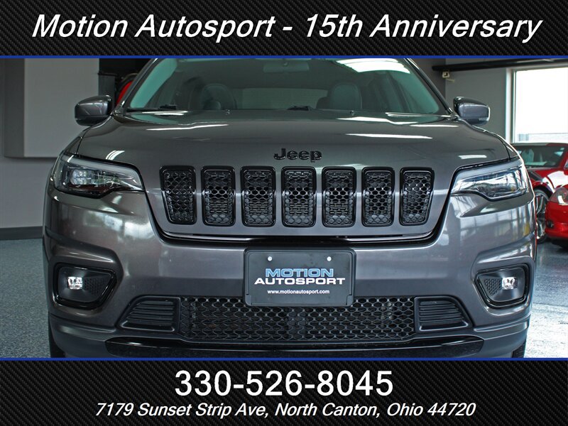 Used 2019 Jeep Cherokee Latitude Plus AWD/4WD image 3