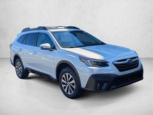 Used 2020 Subaru Outback Premium image 3