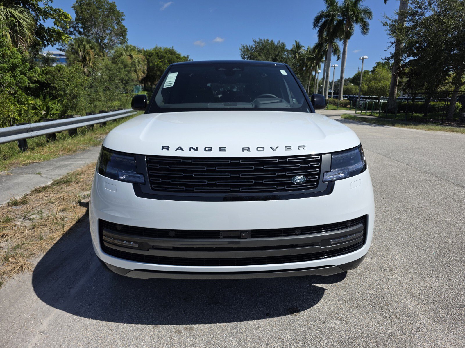 New 2026 Land Rover Range Rover Long Wheelbase SE AWD/4WD image 8
