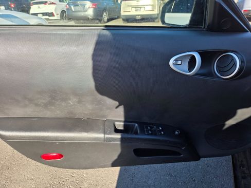 Used 2004 Nissan 350Z Enthusiast image 5