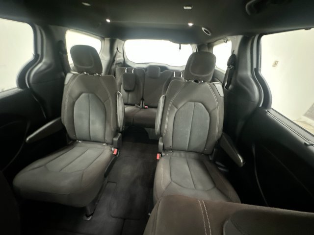 Used 2021 Chrysler Pacifica Touring w/ S Appearance Package FWD image 25