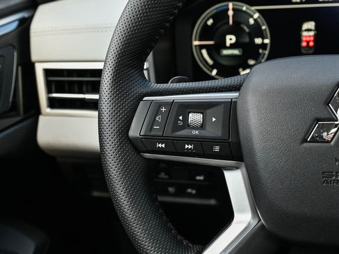 New 2025 Mitsubishi Outlander SEL image 21