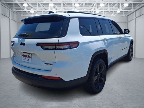 Used 2024 Jeep Grand Cherokee L Limited w/ Black Appearance Package AWD/4WD image 5